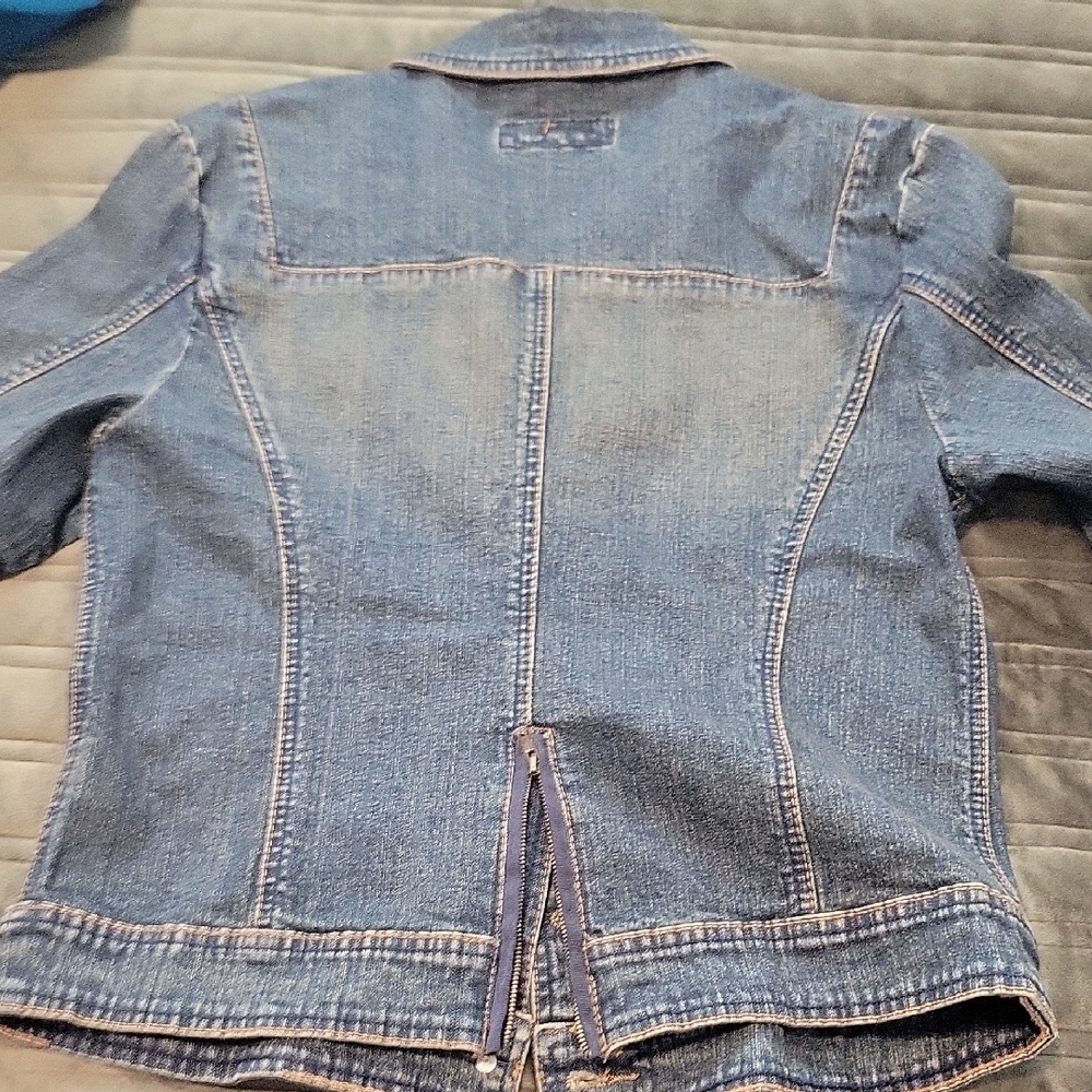 Yuka Jeans Women's Denim Jacket - Picture 10 of 10